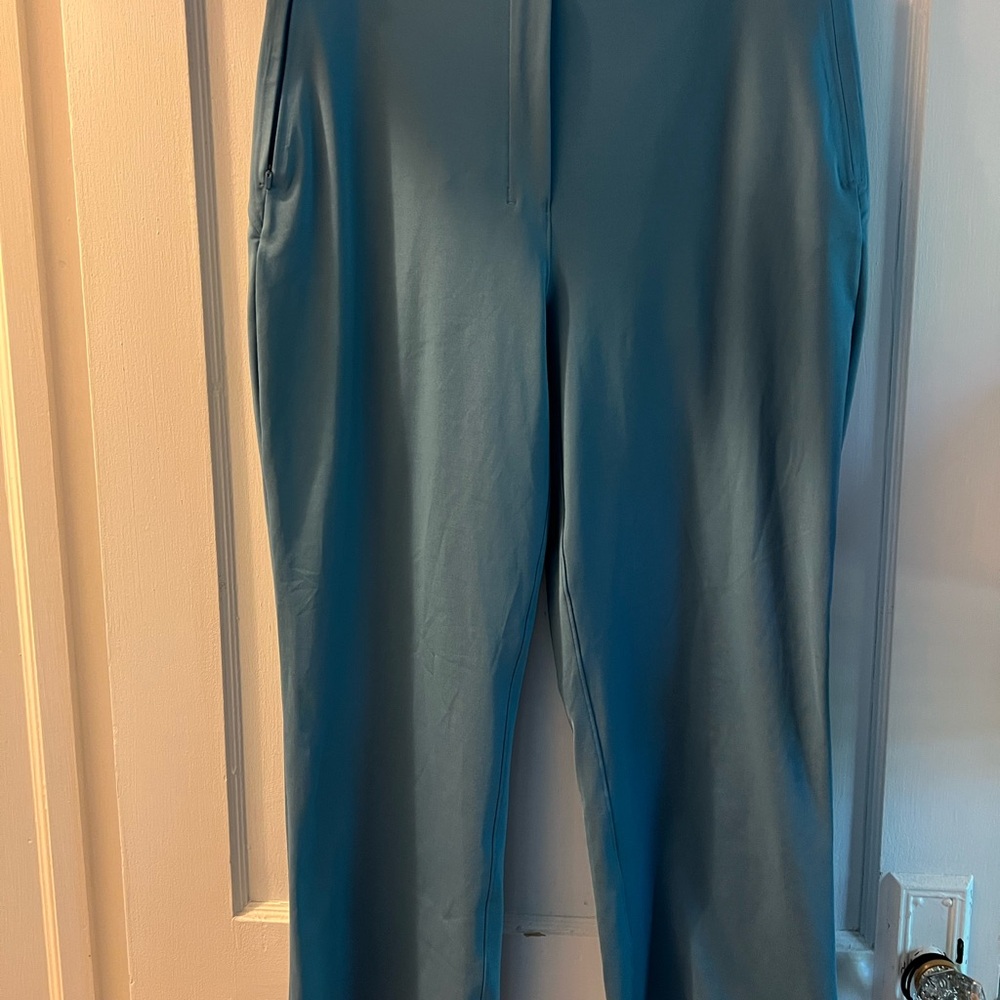 Lululemon Smooth Fit Pull on Utility Blue Cropped pant